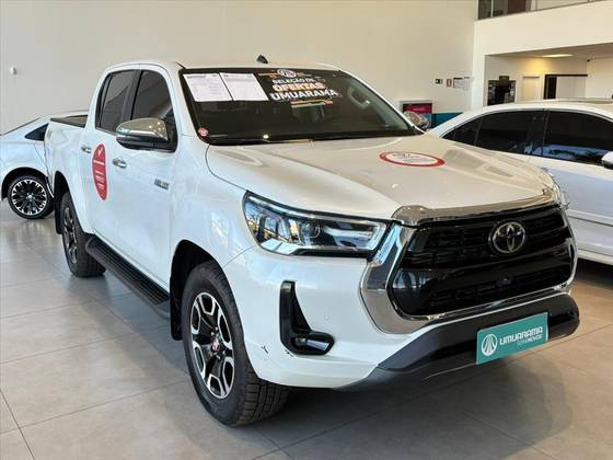 TOYOTA HILUX 2.8 D-4D TURBO DIESEL CD SRX 4X4 AUTOMÁTICO TOYOTA HILUX 2.8 D-4D TURBO DIESEL CD SRX 4X4 AUTOMÁTICO